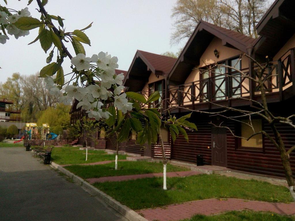 Отель Червона Калина Киев Экстерьер фото